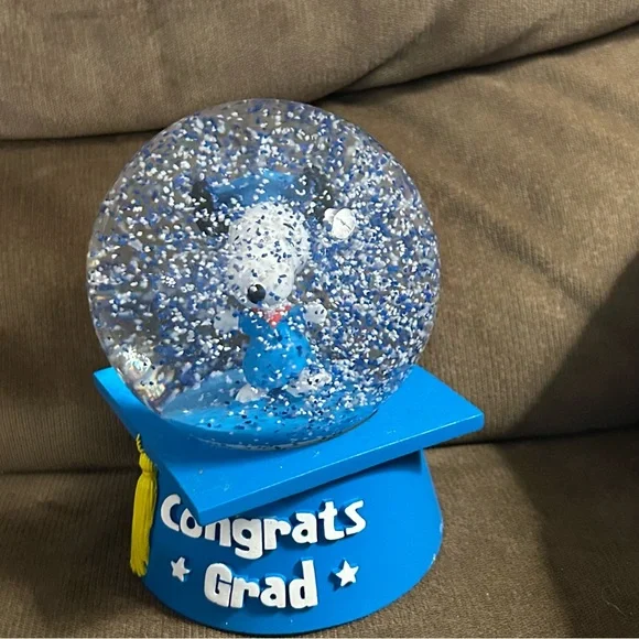 Peanuts Snoopy Congratulations Grad Snow Globe, NWT - Picture 5 of 8